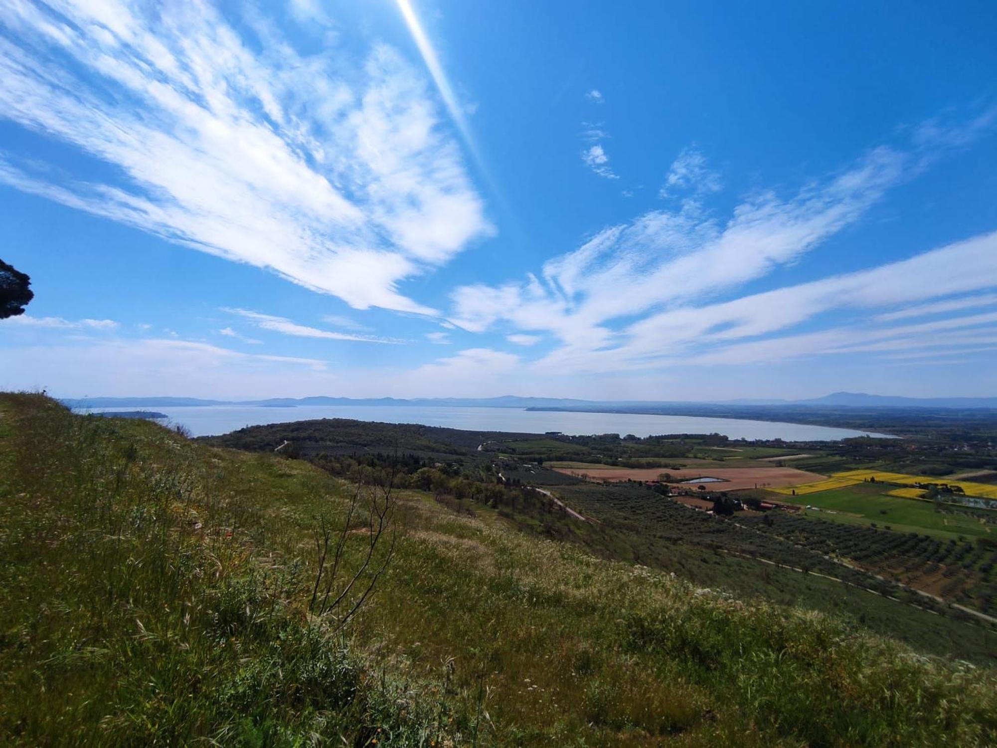 Private Stone Cottage With Starlink & Lake View Tuoro sul Trasimeno Εξωτερικό φωτογραφία